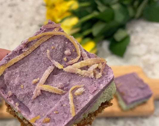 Blueberry Nettle Cheesecake Bars: En vegansk fornøjelse - Britt's Superfoods DK