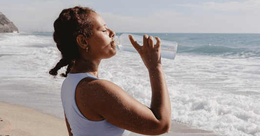 Videnskaben bag velvære om sommeren: Sådan påvirker varmen væskebalance, energi og appetit – og sådan støtter du din krop på en intelligent måde - Britt's Superfoods DK